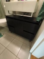 Waschbeckenunterschrank / Badmöbel