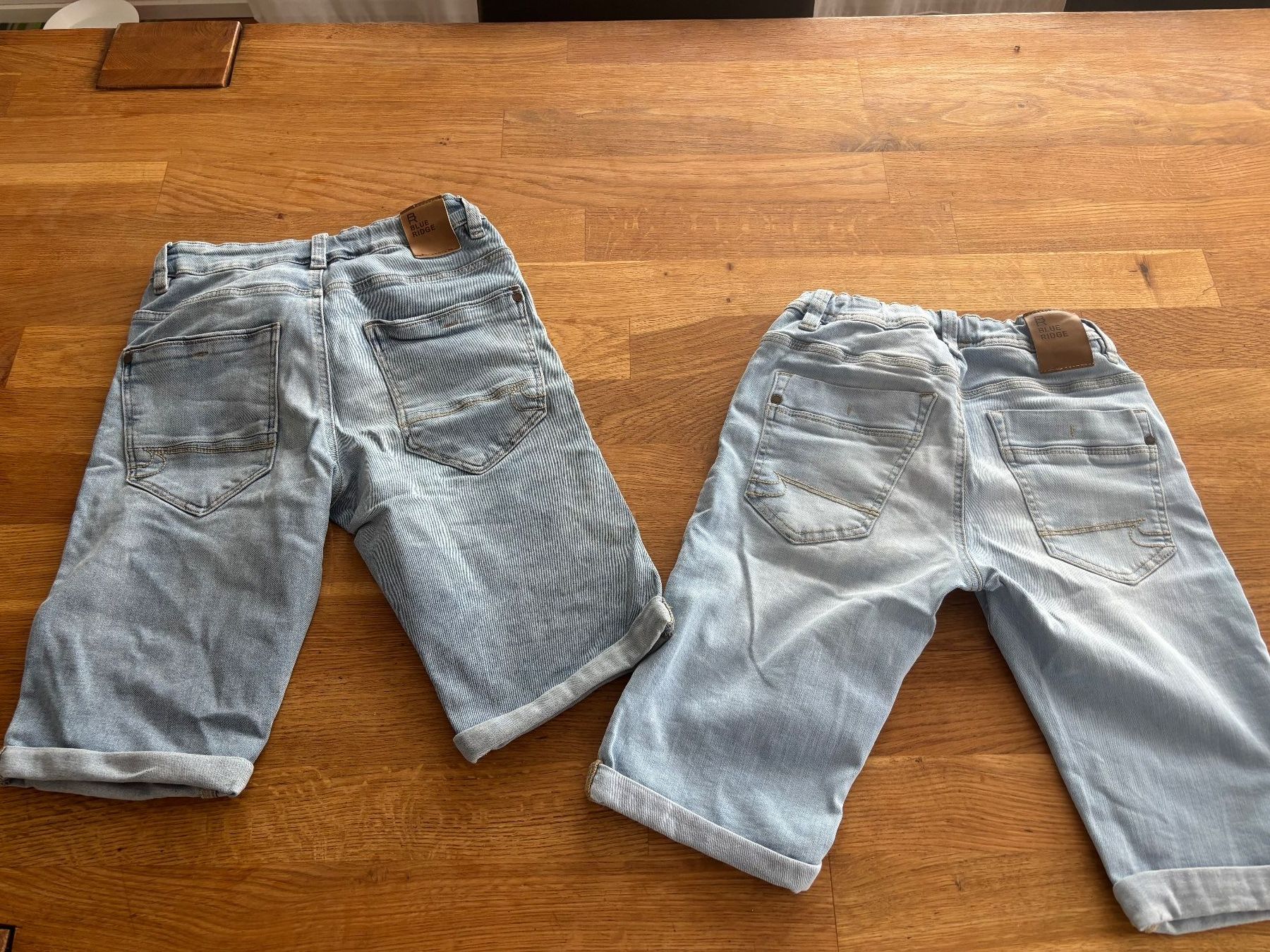 We Pantaloni: 2 WE jungs Shorts gr 152/158 – Usato da Geuensee venduto da sonnetje 1