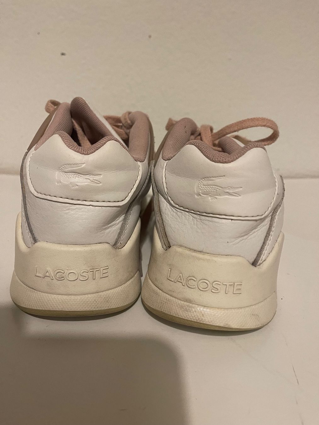 Lacoste Scarpe da donna: Lacoste sneaker – Usato da Hinterkappelen venduto da simona67 2