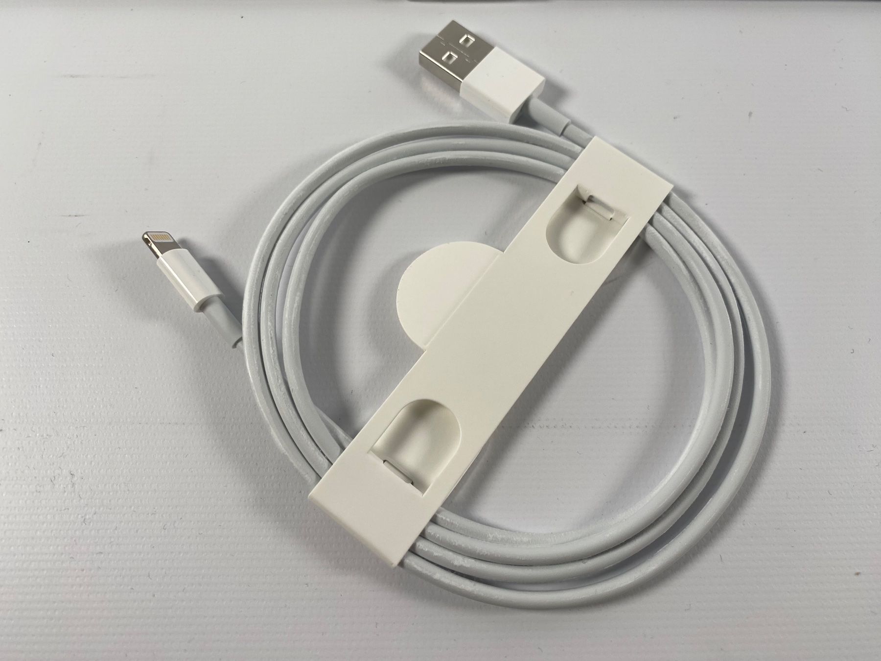 Apple Tastaturen: Apple Magic Keyboard + Câble Lightning (Neuf) – Neu (gemäss Beschreibung) aus Bournens von  2