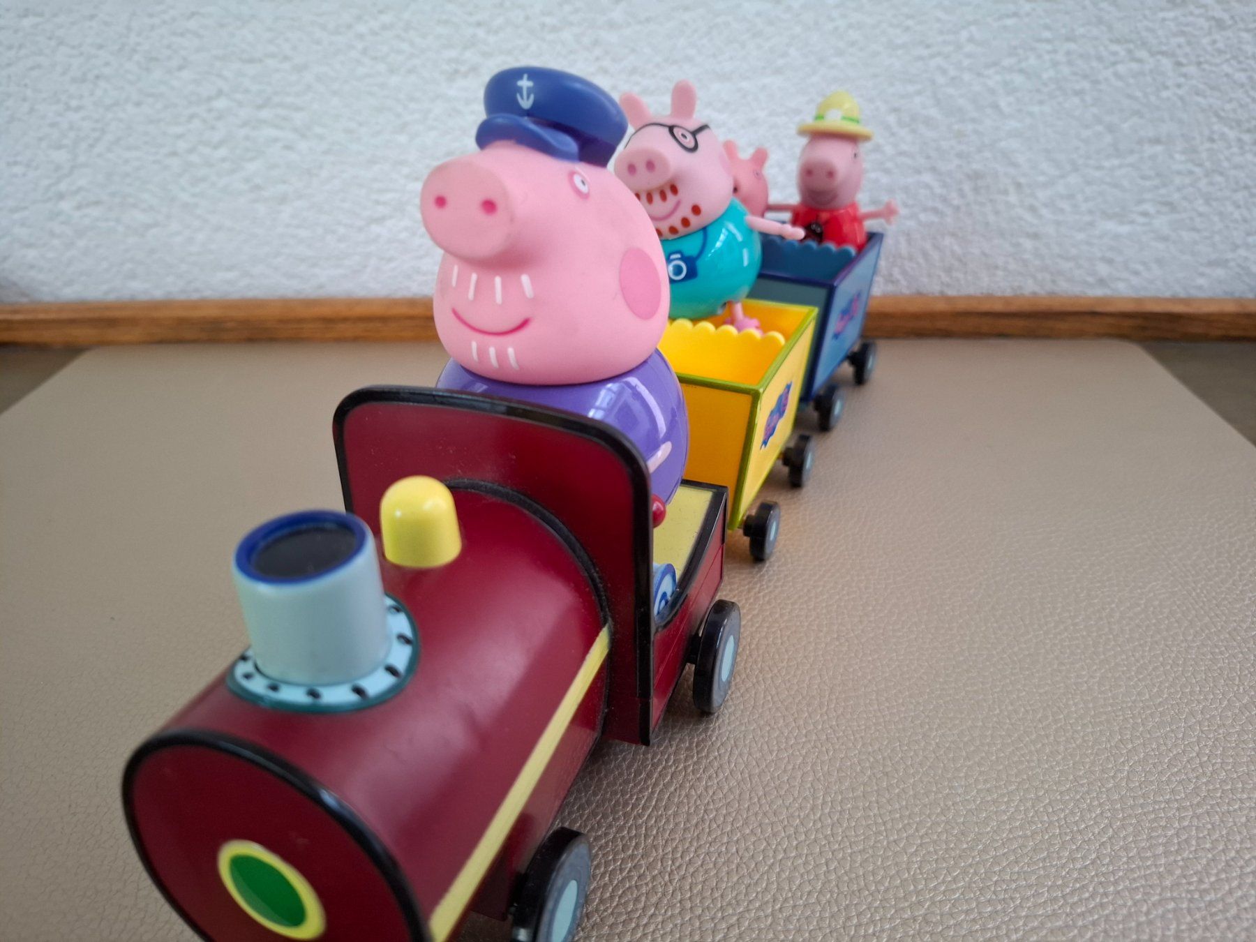 Spielzeuge: Jeu Train/Wagons/Figurines Pepa Pig – Gebraucht aus Meinier von Gattuso22 2