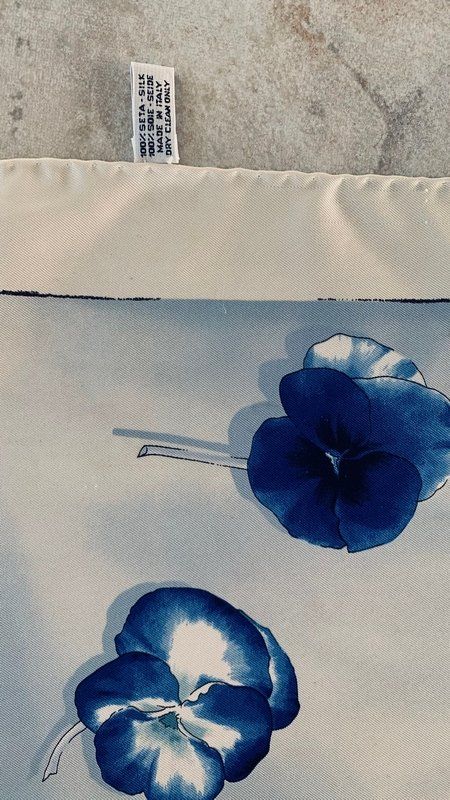 Longchamp Foulards, Tücher & Schals: Carré Longchamp – Gebraucht aus Hauterive NE von Paby 2