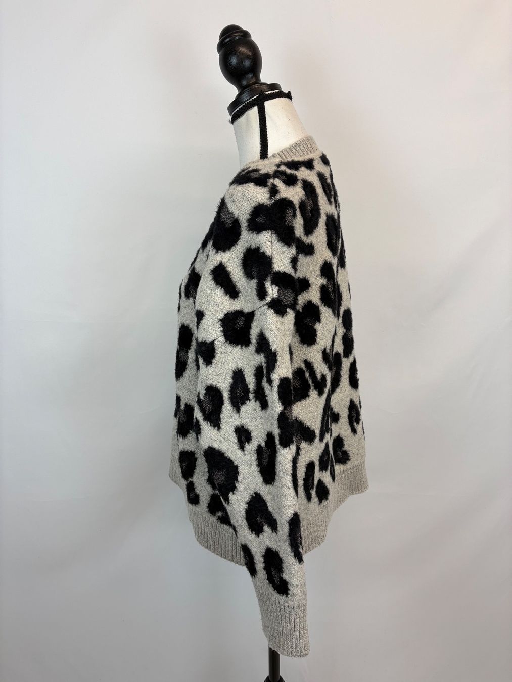 Only Maglioni & Felpe: Only weicher Pullover Leo Print schwarz grau L – Nuovo (secondo la descrizione) da Regensdorf venduto da secondchancefashion 2