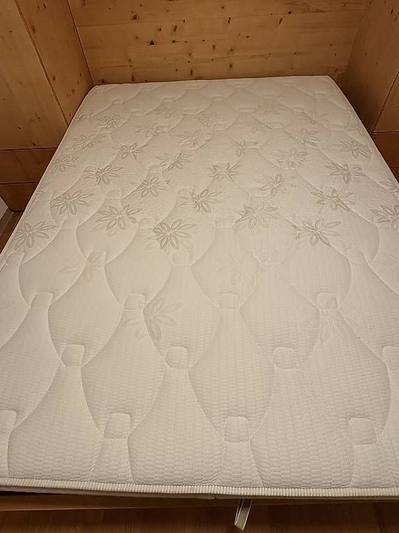 Matelas: Matelas orthopédique  – Neuf avec emballage d'origine à Lausanne par lig_xw8t 1