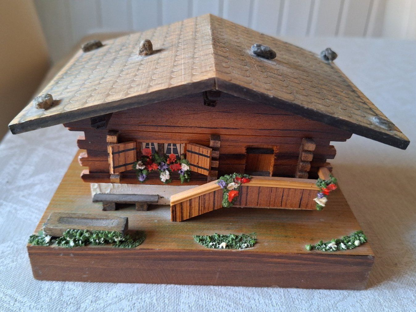 Carillon: Schweizer Musikdose  Chalet -Häuschen " Appenzellerbraut " – Usato da Dornach venduto da majo8689