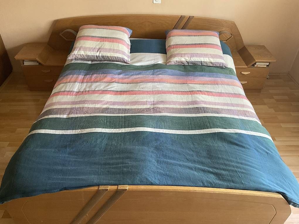 Betten: Lit 160X 200 avec commode – Gebraucht aus Miège von mp8_x6yt 1