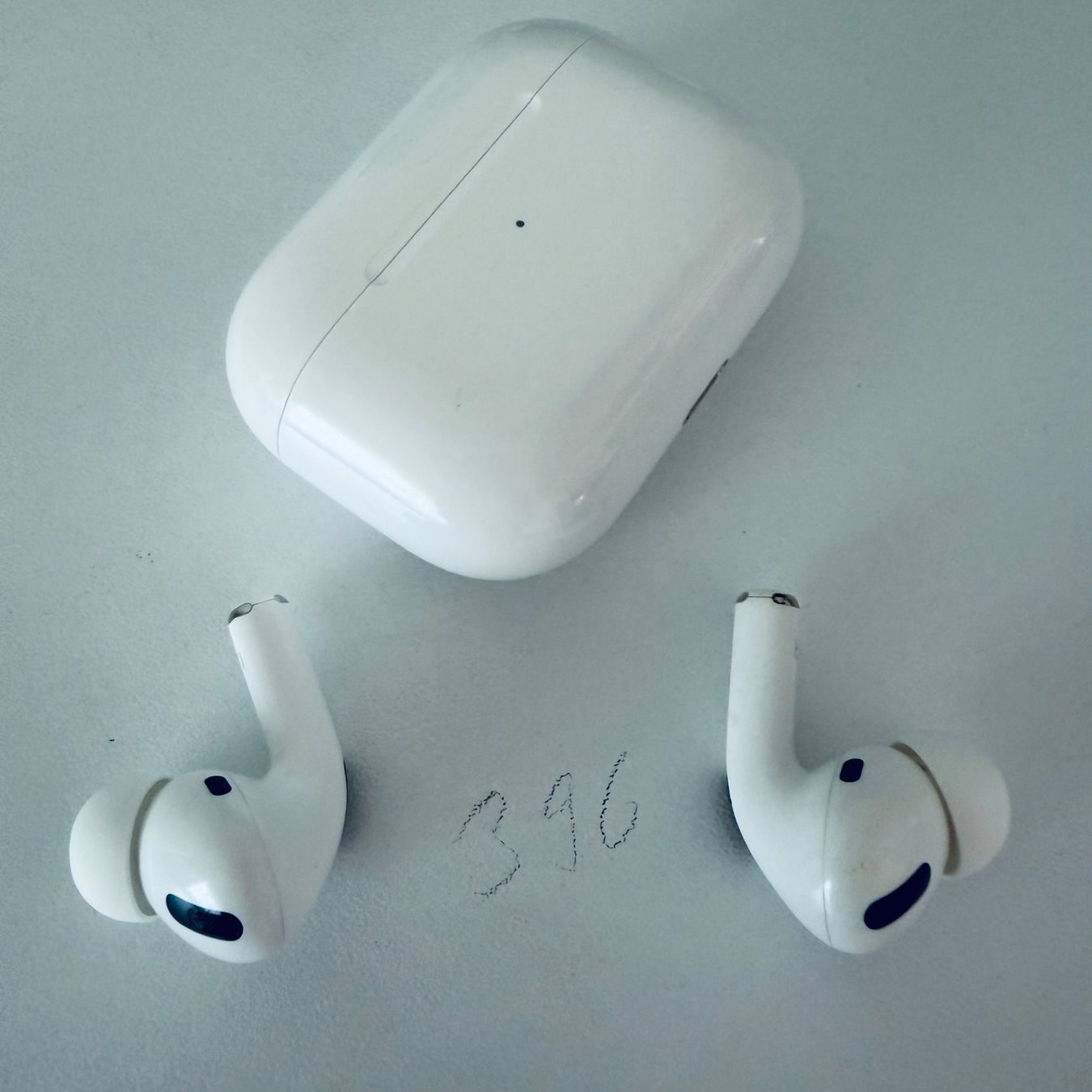 Apple Cuffie: Original Apple AirPods Pro 1 Gen. mit Wireless Ladecase – Usato da Basel venduto da MY.AIRPODS.SHOP 4