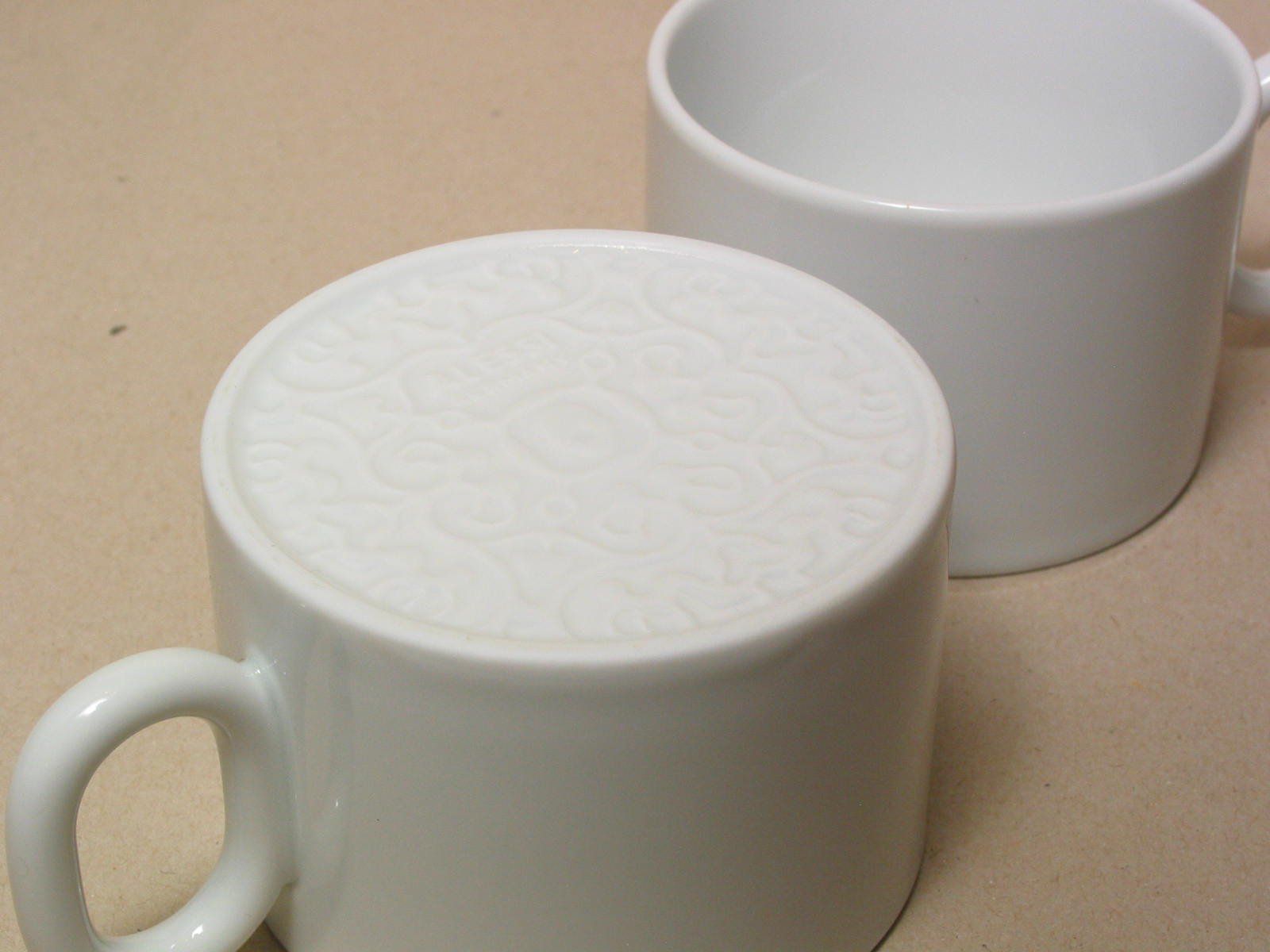 Alessi Tazze: ALESSI 2x Kaffeetasse Mod. Dressed by Marcel Wanders Design – Usato da Dielsdorf venduto da swiss-canon 2