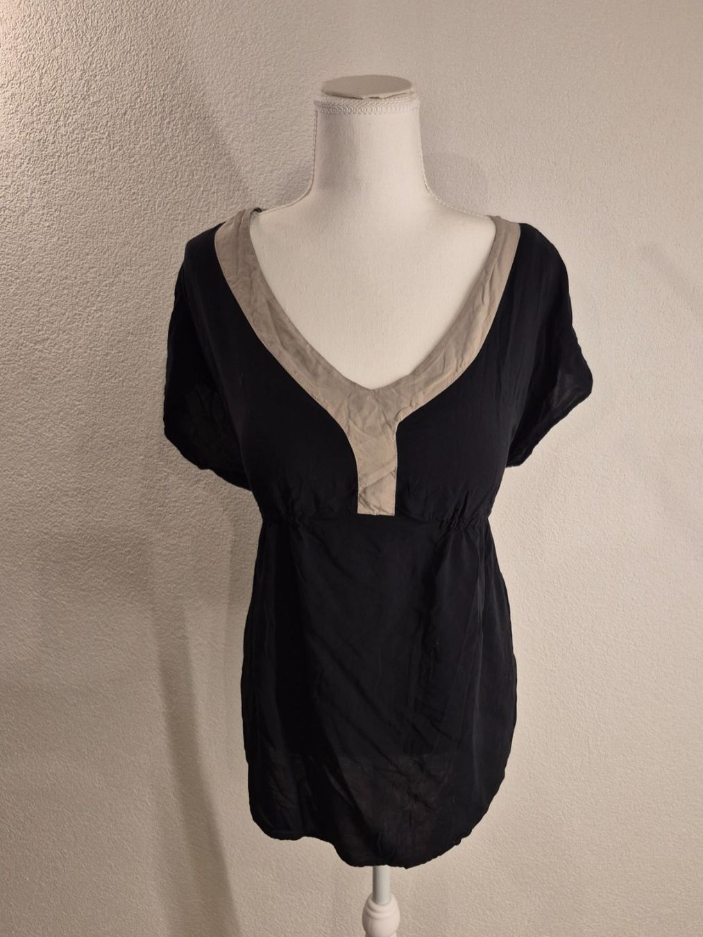 Blusen: Elegante Sommerbluse, tailliert, Grösse S – Neu (gemäss Beschreibung) aus La Neuveville von Vestiaire_2011