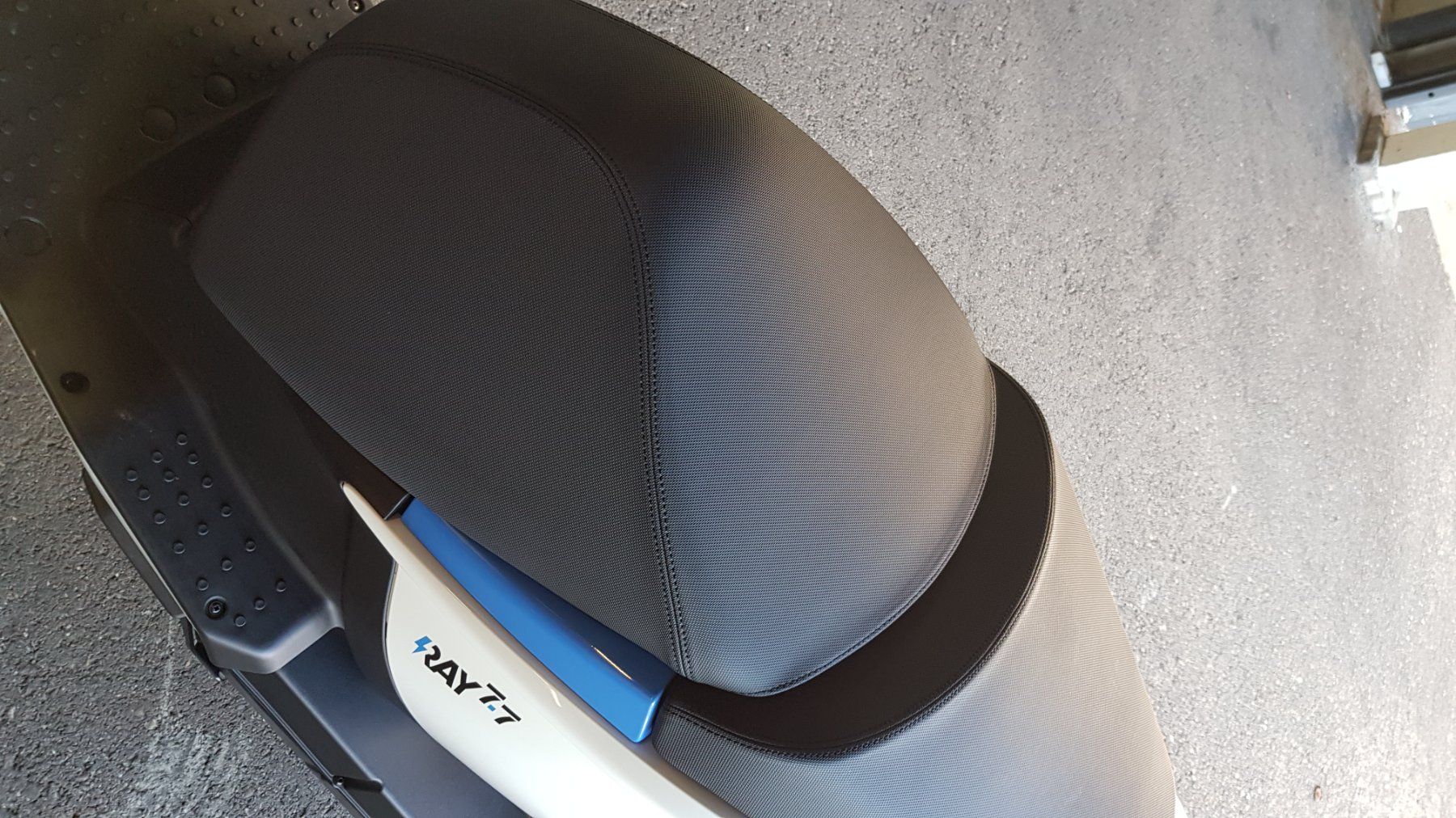 Veicoli elettrici: Elektroroller RAY 7.7 Schnäpchen! – Usato da Huttwil venduto da gropsuhu 5