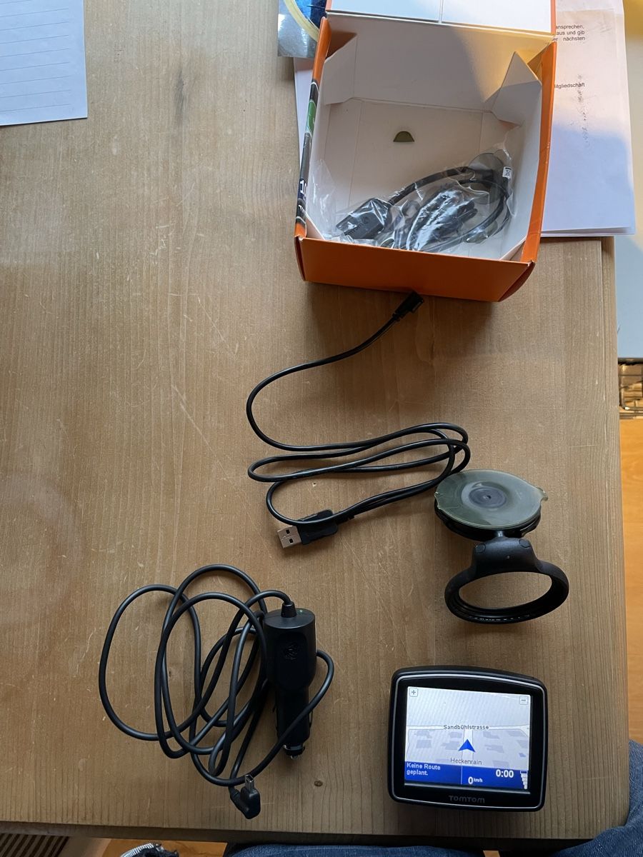 Tomtom Navigatori: Tomtom one Navigationsgerät – Usato da Kehrsatz venduto da Samsamster 1