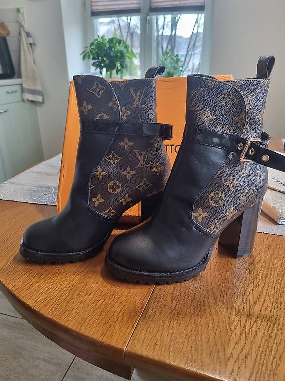 Scarpe da donna: Stiefel – Usato da St. Margarethen TG venduto da jda_95gd 1