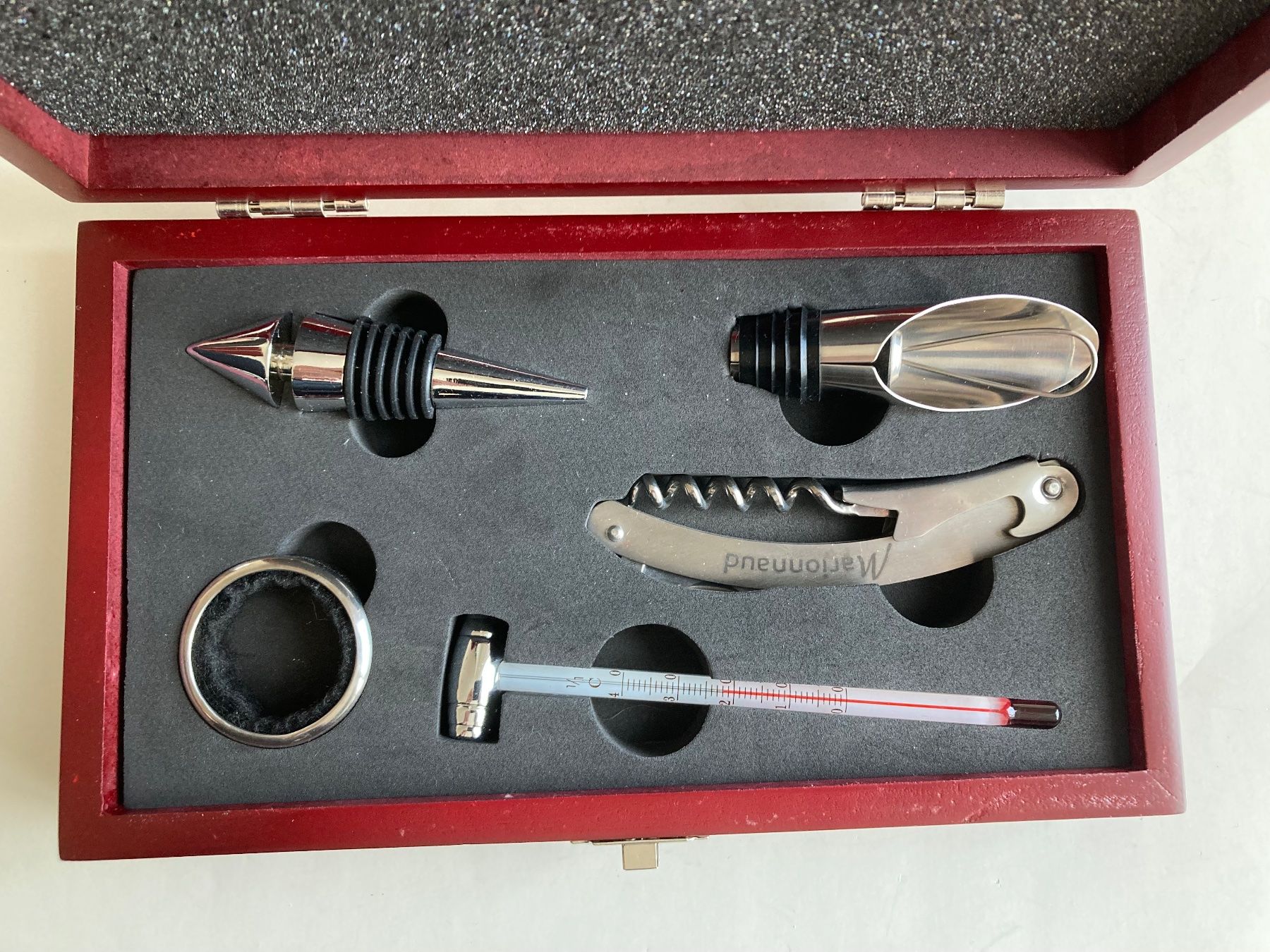 Flaschenöffner & -verschlüsse: Klassisches Weinset in Holzkiste – Neu und originalverpackt aus Chur von Spuntz1 1