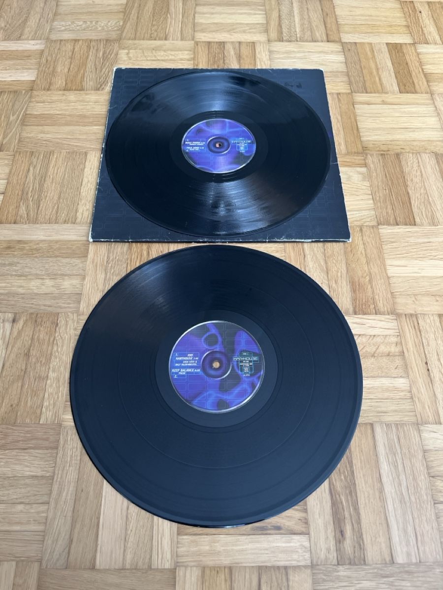 Dischi in vinile: Various Harthouse Techno Doppel LP Compilation Vinyl – Usato da Wangen b. Olten venduto da break72 2