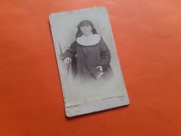 SCHWIIZER FRAU DAZUMAL - en OBWALDNER NONNE - SACHSELN