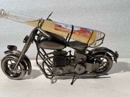 Motorrad-Weinhalter mit Flasche