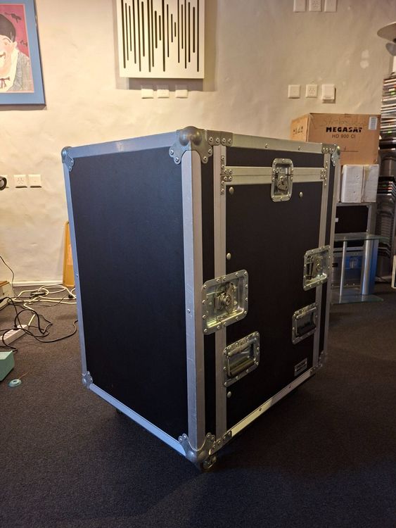 Autres accessoires: PROEL Flightcase 16 HE, mit Rollen – D'occasion à Dielsdorf par Media210