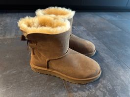 Ugg Boots braun mit Schleife Grösse 38 neu