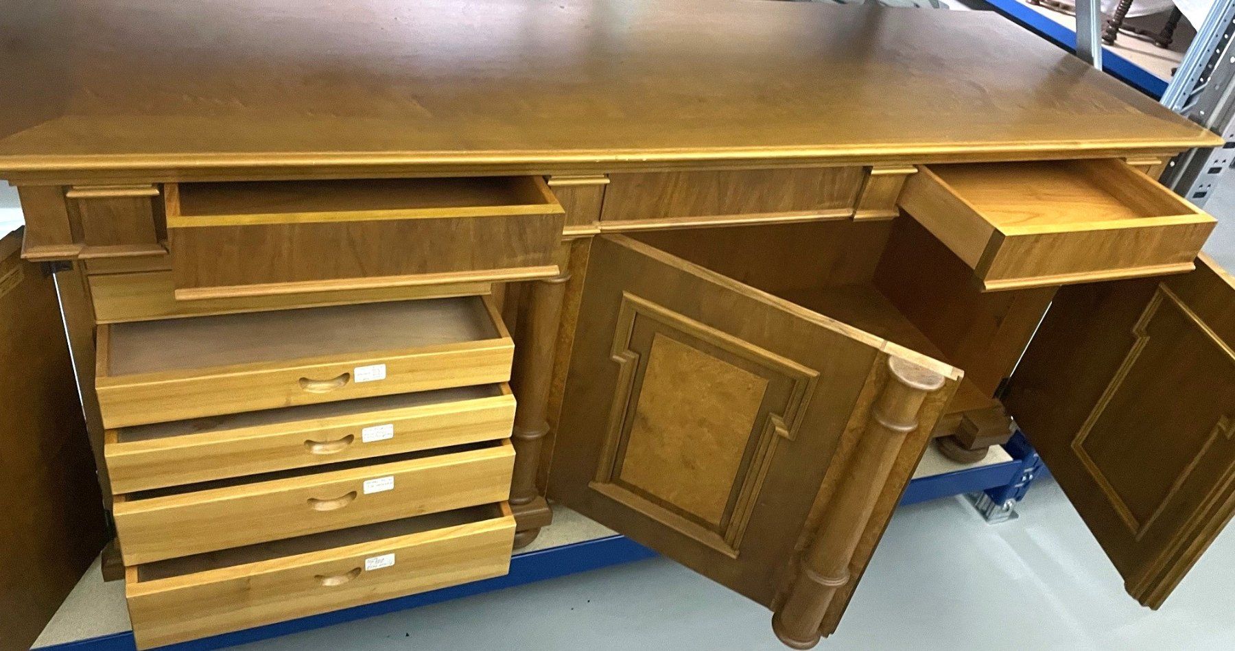 Büffets: Buffet – Gebraucht aus St. Moritz von cor_l7jz