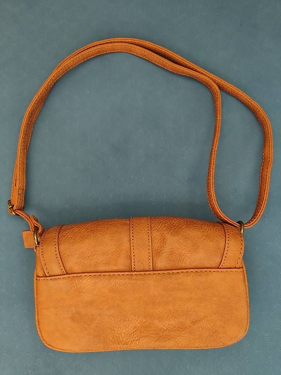 Taschen für Damen: Handtasche  – Gebraucht aus Flüelen von pri_7p8g 2