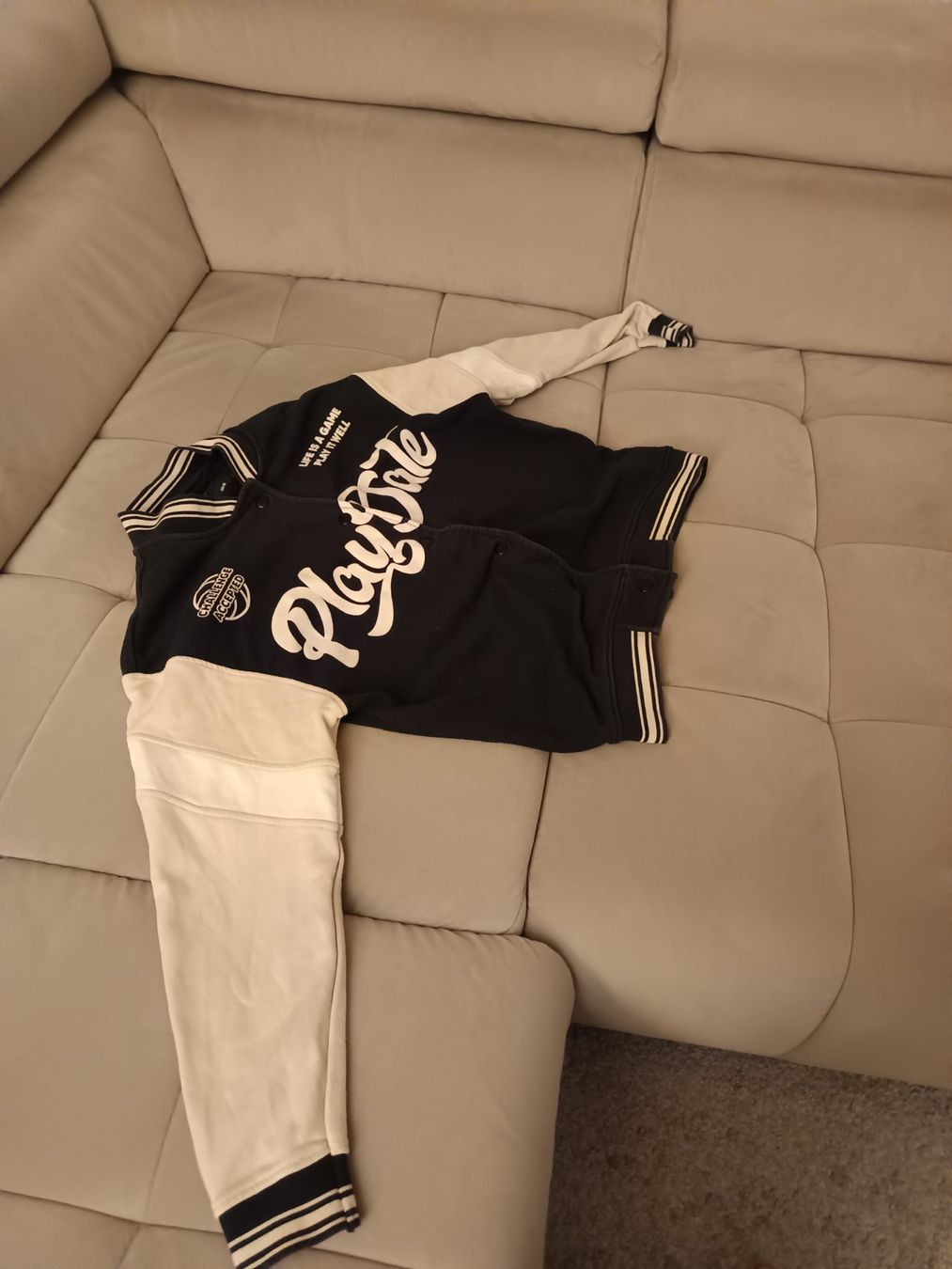 Giacche: College Jacke – Usato da Benglen venduto da Jumanah 2