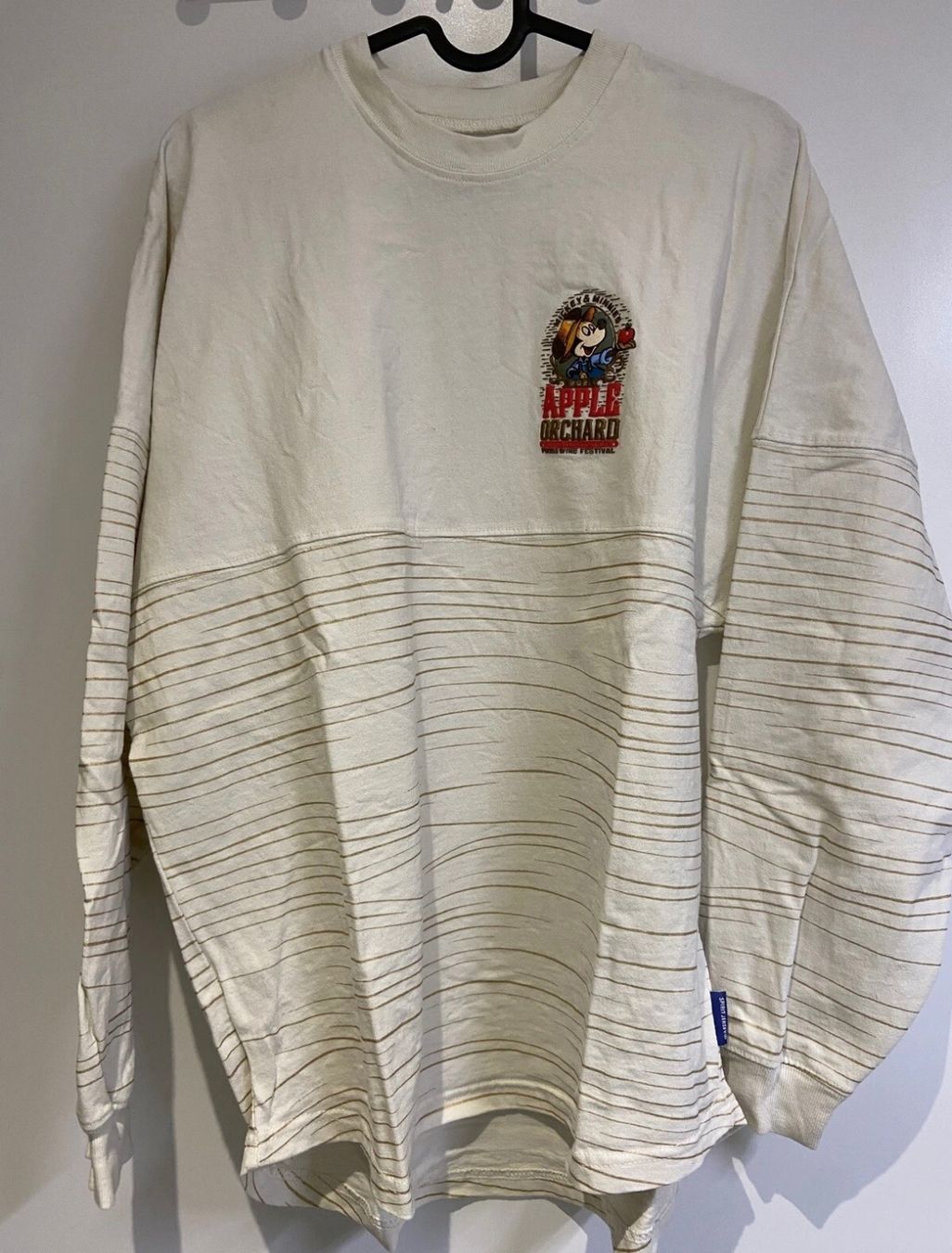 Disney T-shirt: Authentique Disney Spirit Jersey Epcot S – Usato da Monts-de-Corsier venduto da mon_rp2m 1