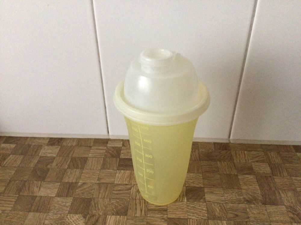 Tupperware Shaker (Gebraucht) in Birmensdorf ZH für CHF 8 – mit ...