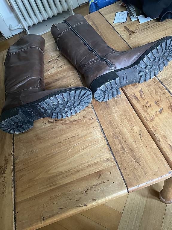 Damenschuhe: Lederstiefel Grösse 39 – Gebraucht aus Bern von schutzengel84 2
