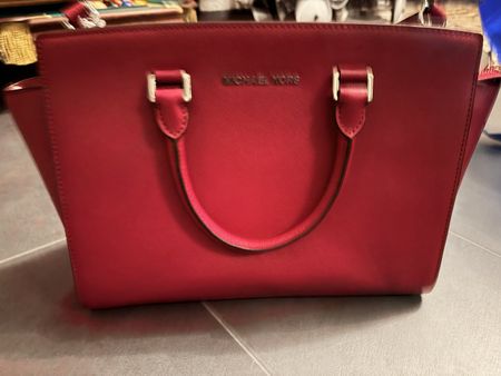 Sac Michael Kors rouge bordeaux, à saisir!