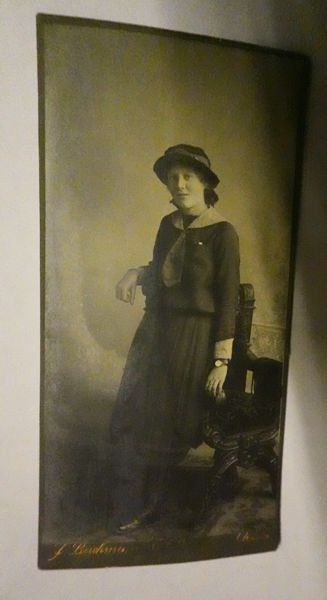 Poster & Bilder: Antikes Portrais Frau – Gebraucht aus Bleienbach von Mineral_Antik57 2