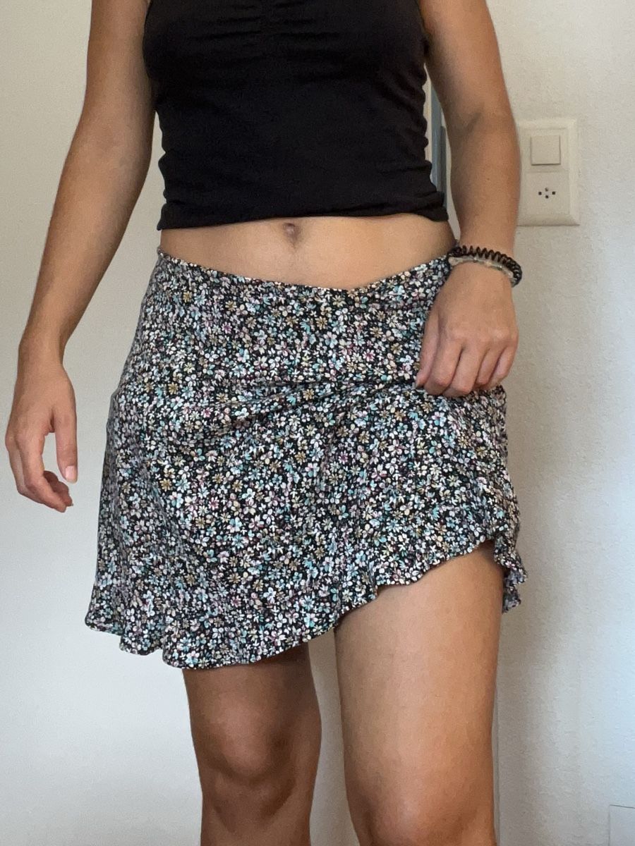 Pull&Bear Vestiti: blumiges Sommerkleid – Usato da Wil AG venduto da larwe 5