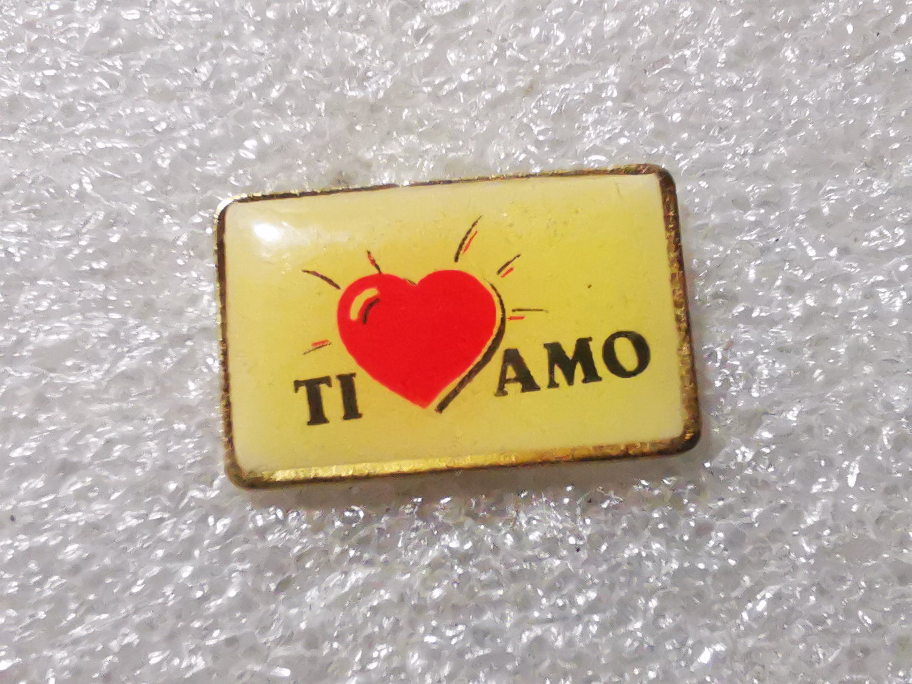 Plaquettes & Badges: Ansteckpin 101: Ti amo – D'occasion à Oppligen par Pin-Fall-Shop