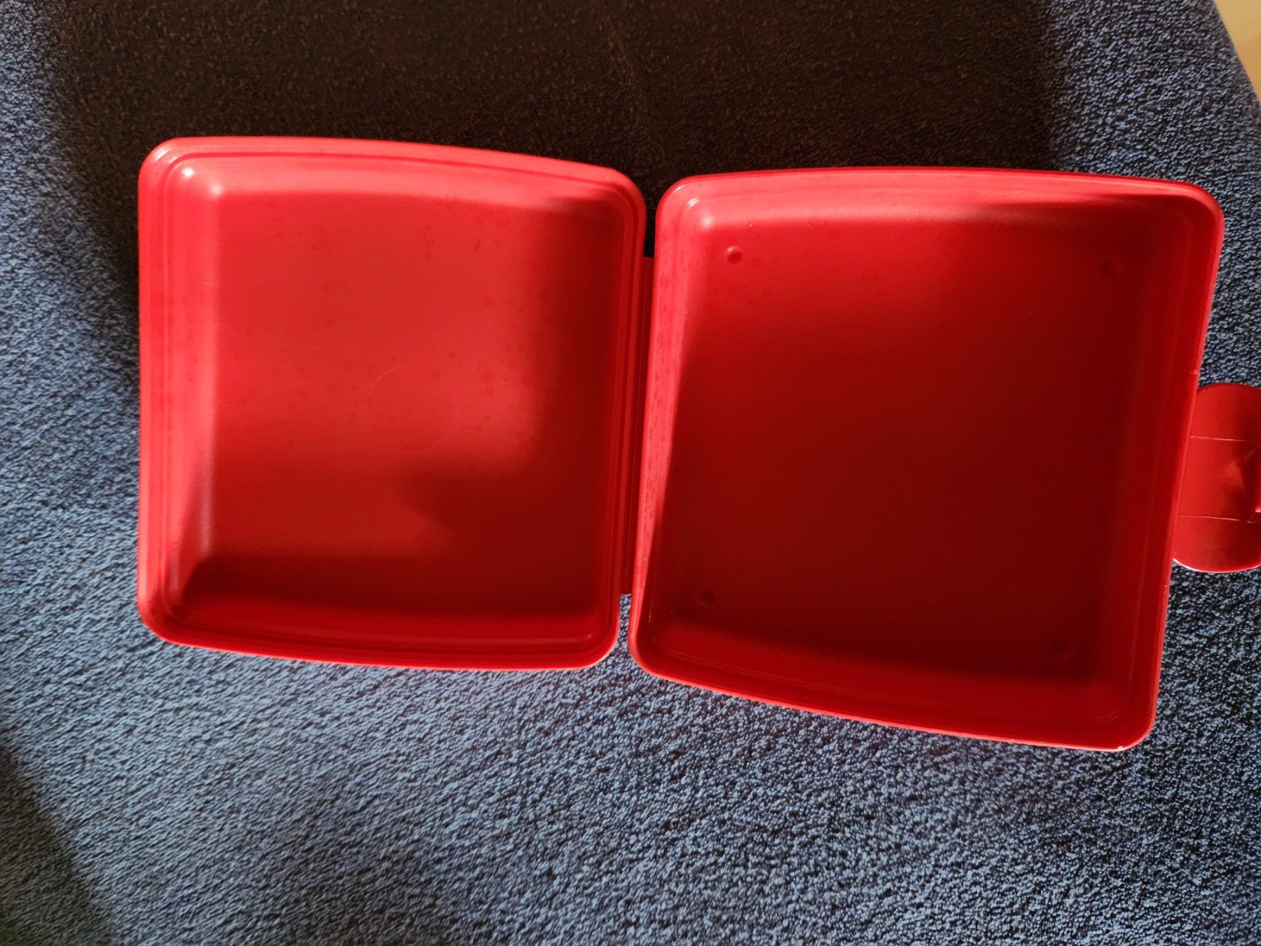 Tupperware Contenitori & Simili: Tupperware Sandwichbehälter ca.12x12x5cm – Usato da Gstaad venduto da Meiel2020 2
