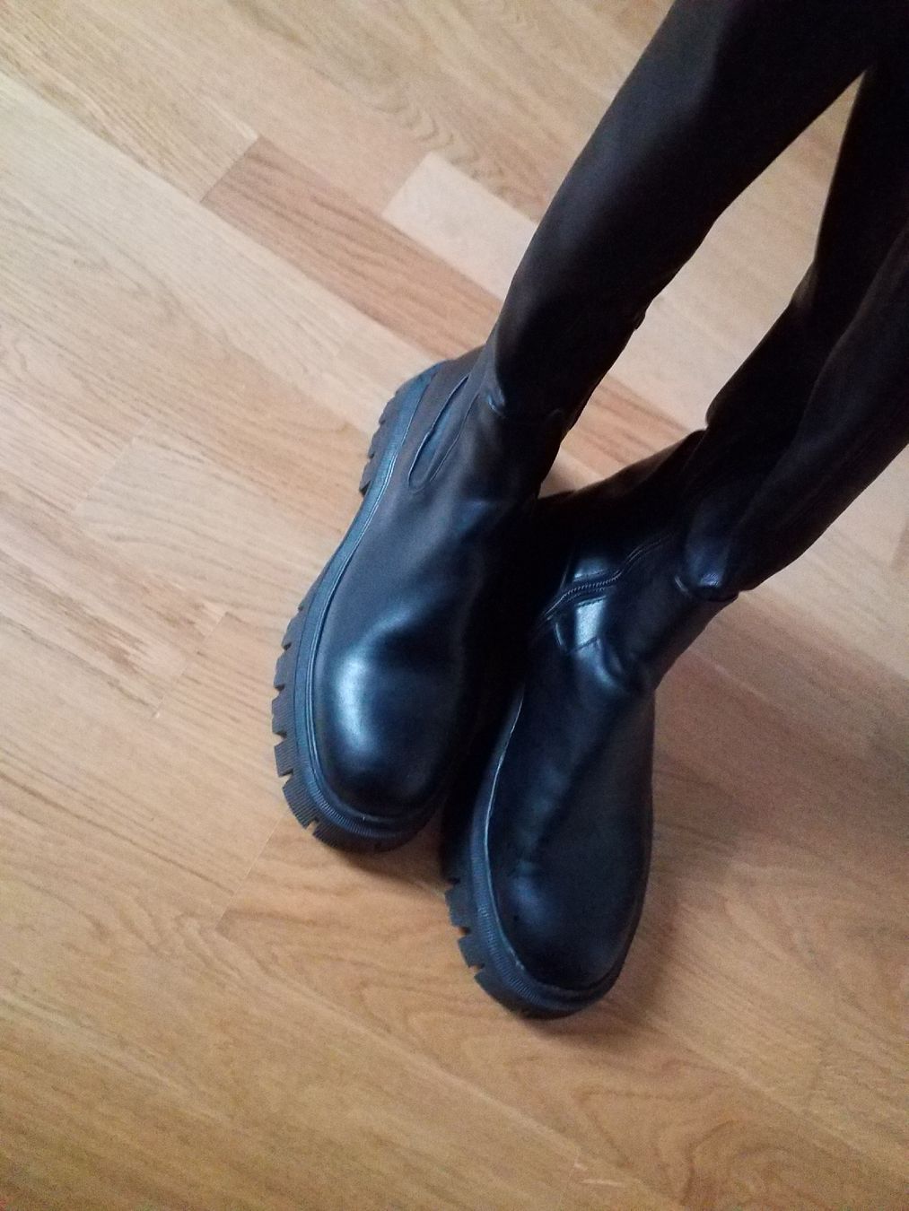 Zara Scarpe da donna: Overknee boots – Usato da Luzern venduto da _Lobster_ 1
