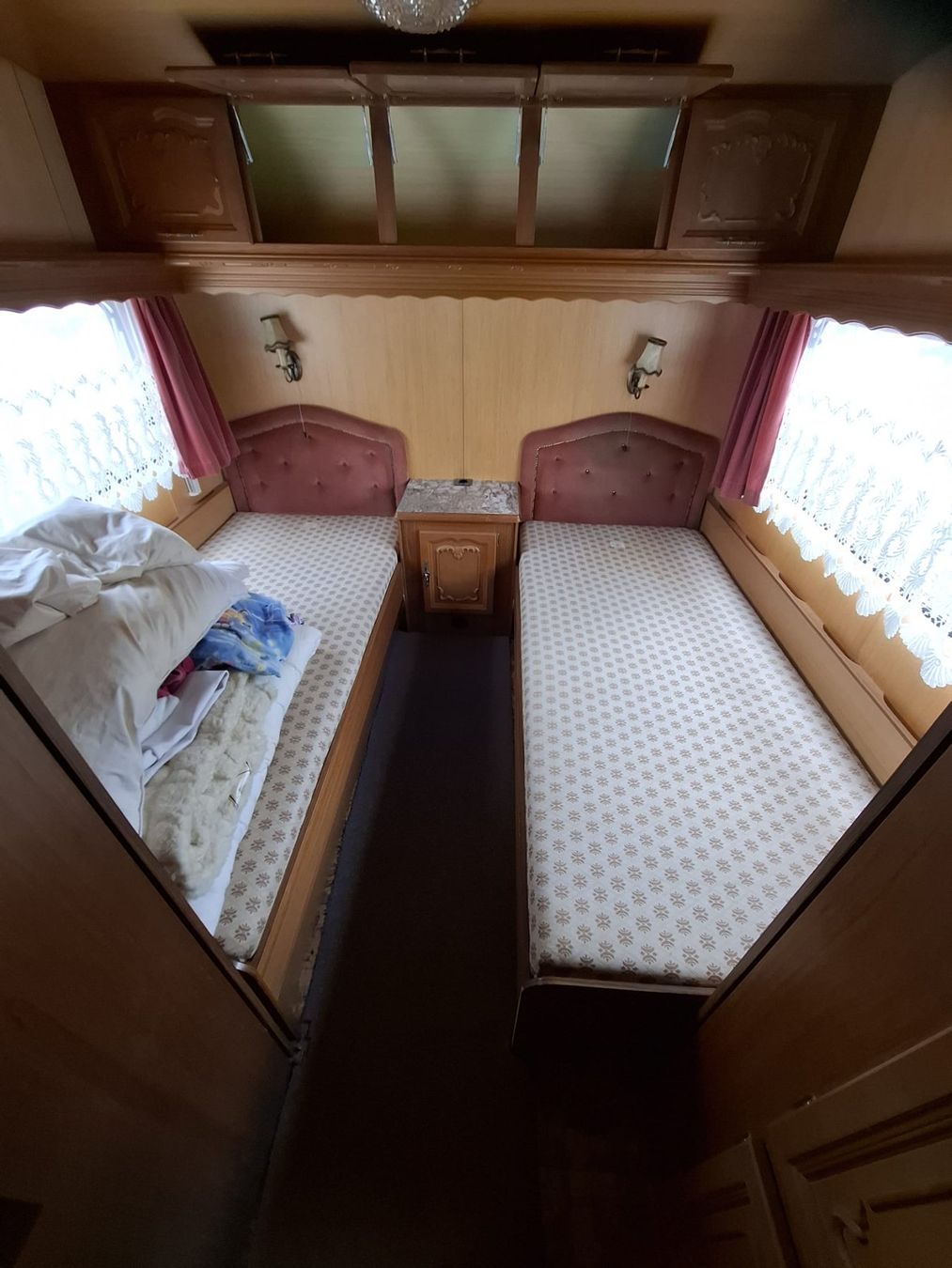 Véhicules de camping: Wohnwagen Weippert mit 2 Betten gebra... – D'occasion à Mägenwil par gemini78 1