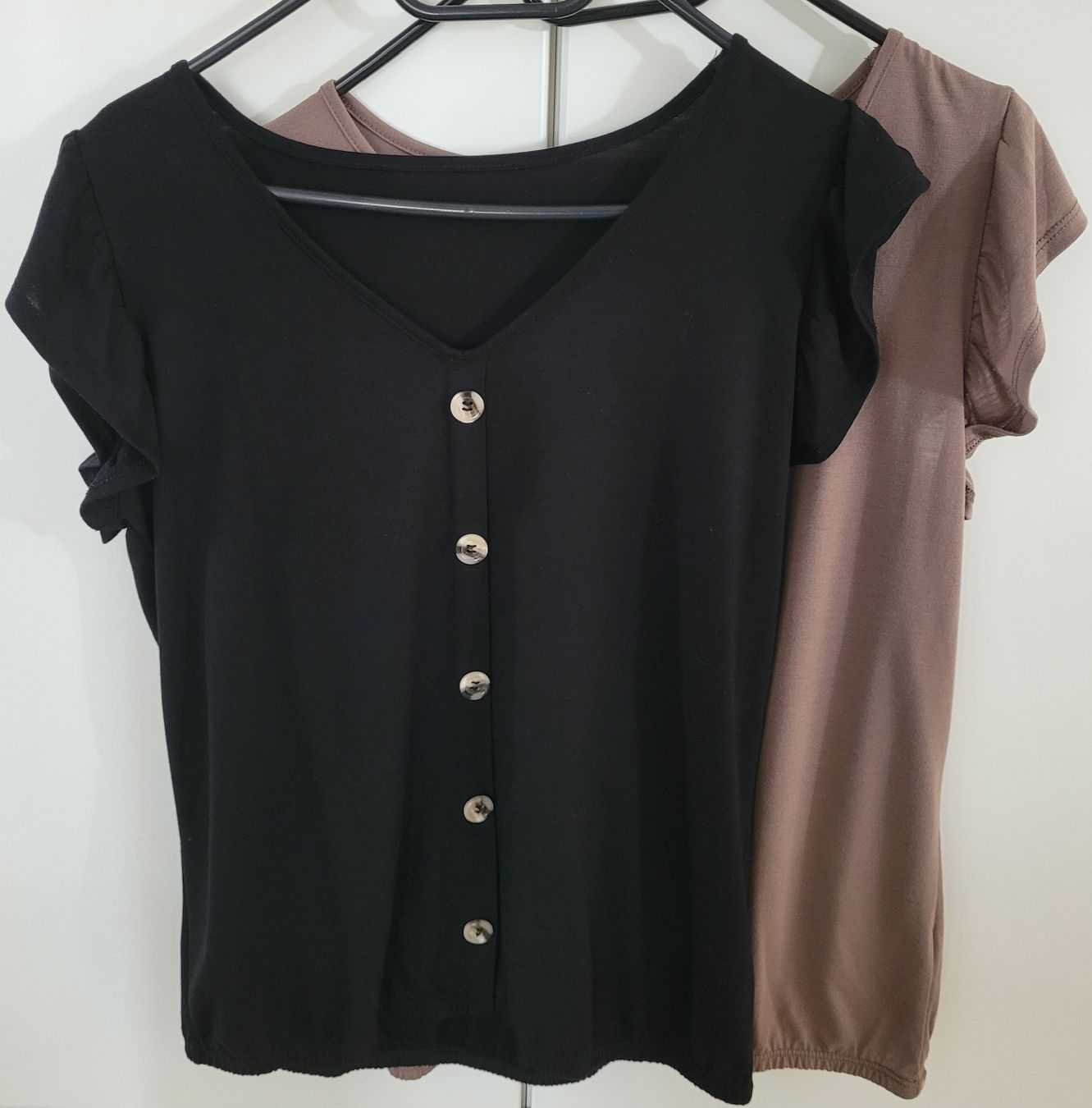Lascana T-Shirts: 2 Tshirts Gr. S, schwarz und braun – Gebraucht aus Biberist von hertd
