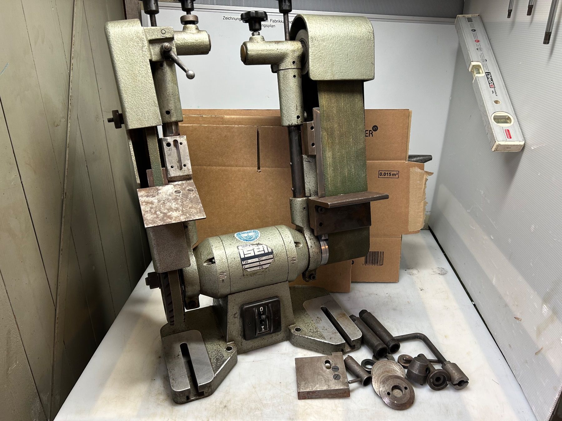 Smerigliatrici & Lucidatrici: Bandschleifmaschine Iseli – Usato da Aarau venduto da Belli49 4