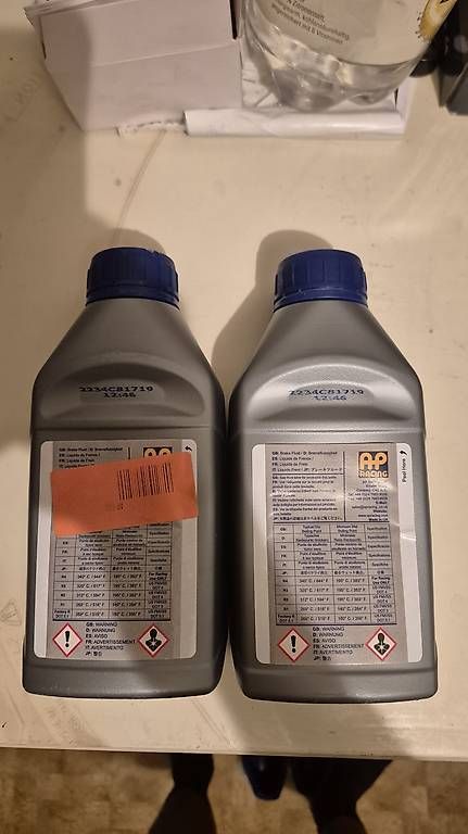 Pflegeprodukte: Bremsflüssigkeit Dot 4 AP Racing R2 1Liter – Gebraucht aus Lupsingen von Schakal93 1