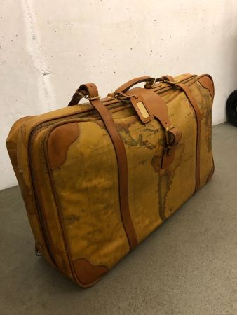 Reisekoffer zu verkaufen 70cm breit 40cm hoch