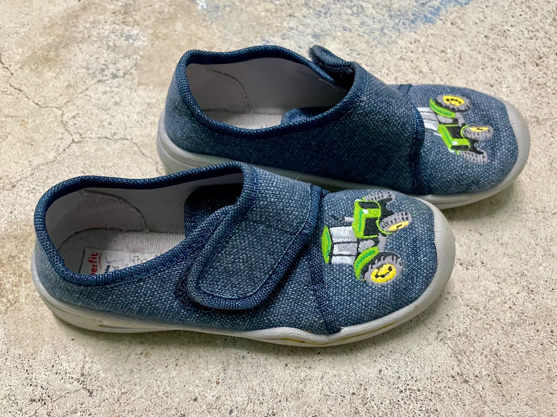 Superfit Scarpe per ragazzi: Superfit Hausschuhe, Gr. 27 – Usato da Weingarten-Kalth venduto da ana_tim