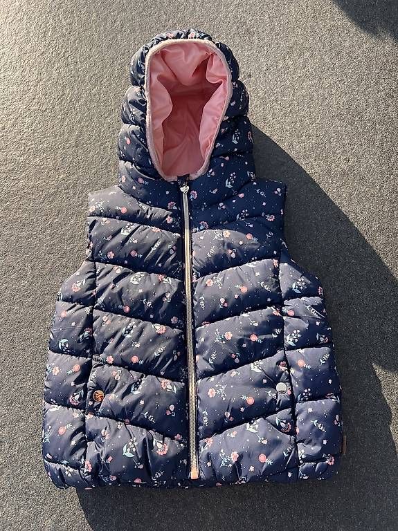 Altro abbigliamento per bambina: Mädchen Gilet Grösse 116 C&A – Usato da Thal venduto da maesi86