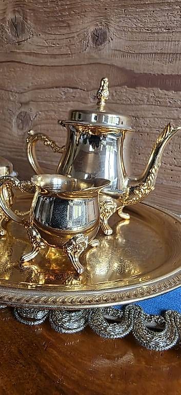 Set di piatti: Goldenes Barock Kaffee und Teeservice – Usato da Wolfhalden venduto da Nati-Nati 4