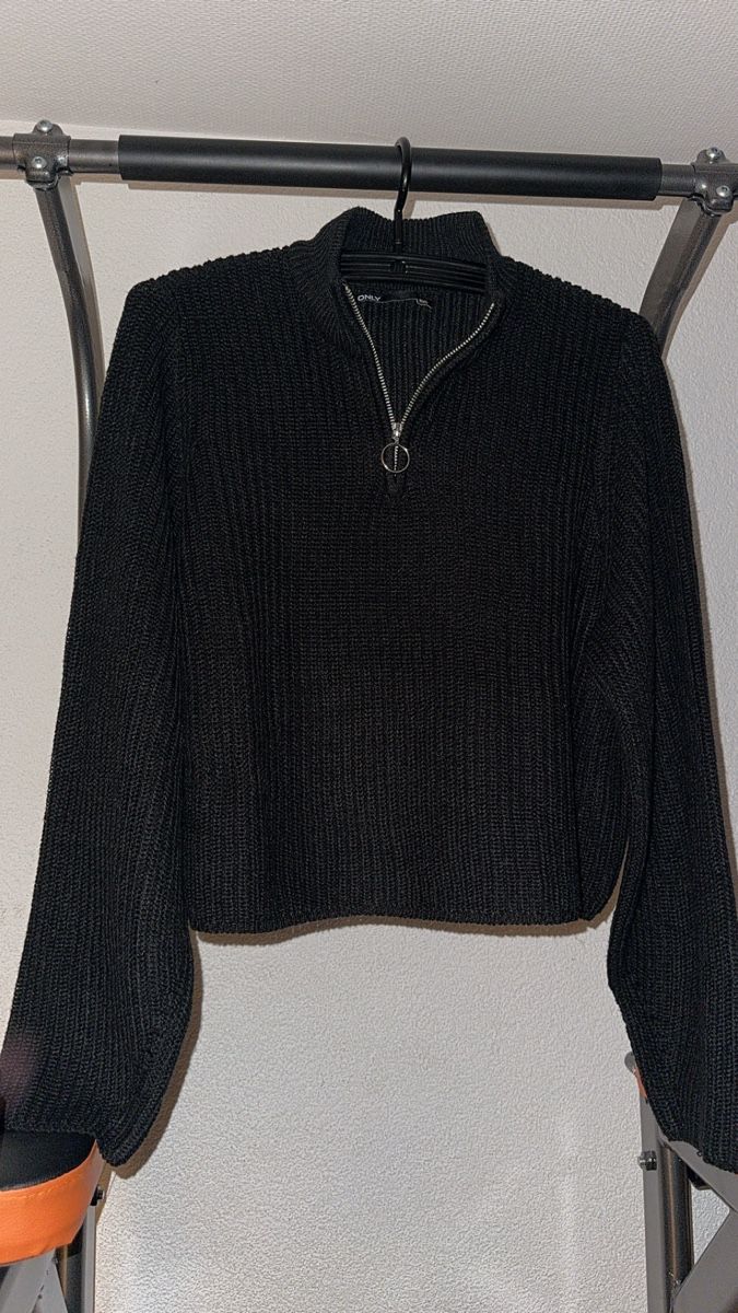Only Pullover & Sweatshirts: Schwarzer Strickpullover mit Zipper Schwarz – Neu (gemäss Beschreibung) aus Oftringen von tola19