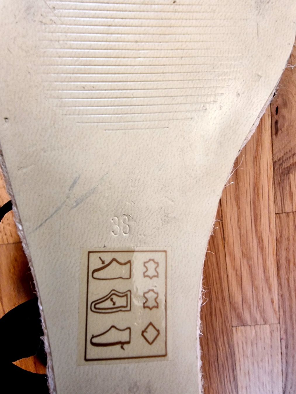 Damenschuhe: Sandales compensées cuir noires Jonak taille 38 – Gebraucht aus Veyrier von Leilazizou 9