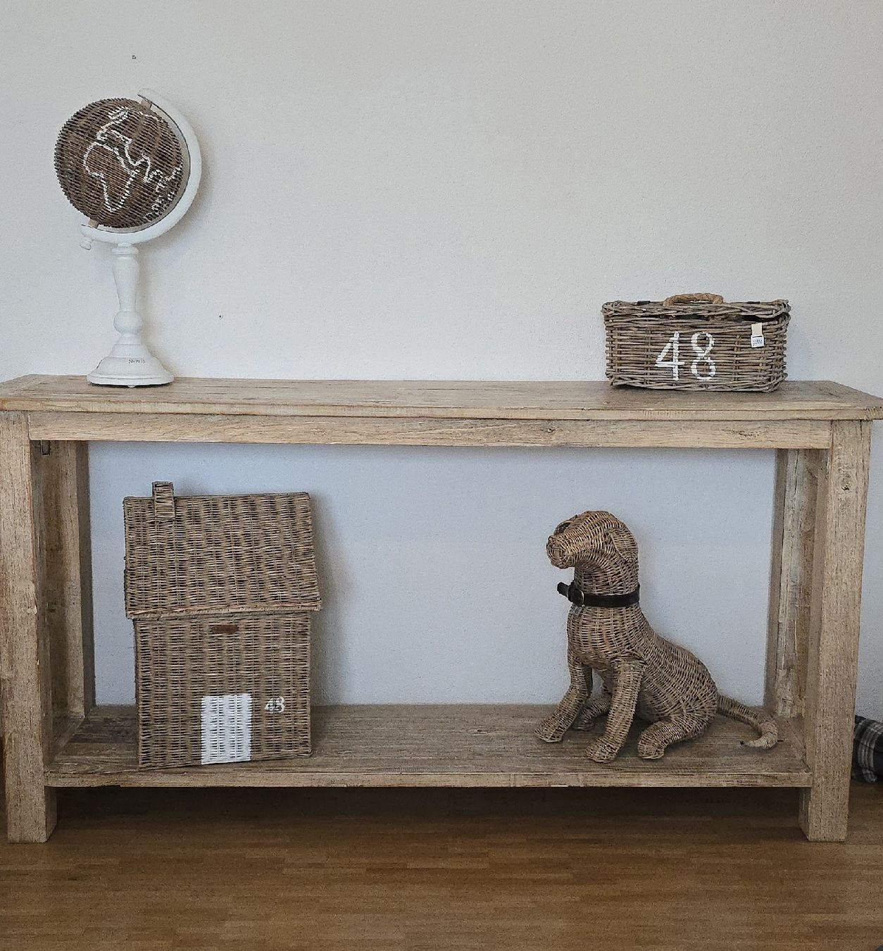 Kommoden: Neu Massivholz Sideboard – Neu und originalverpackt aus Weggis von bdrm48
