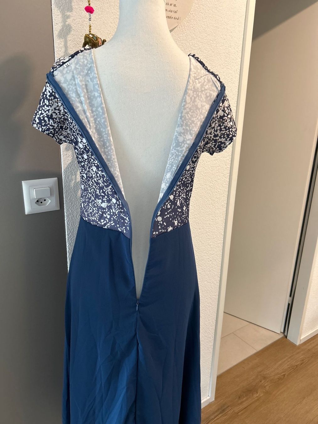 Robes: Maxikleid dunkelblau Oberteil gemustert Gr. M – Neuf (Voir description) à Brunnen par Nala2929 7