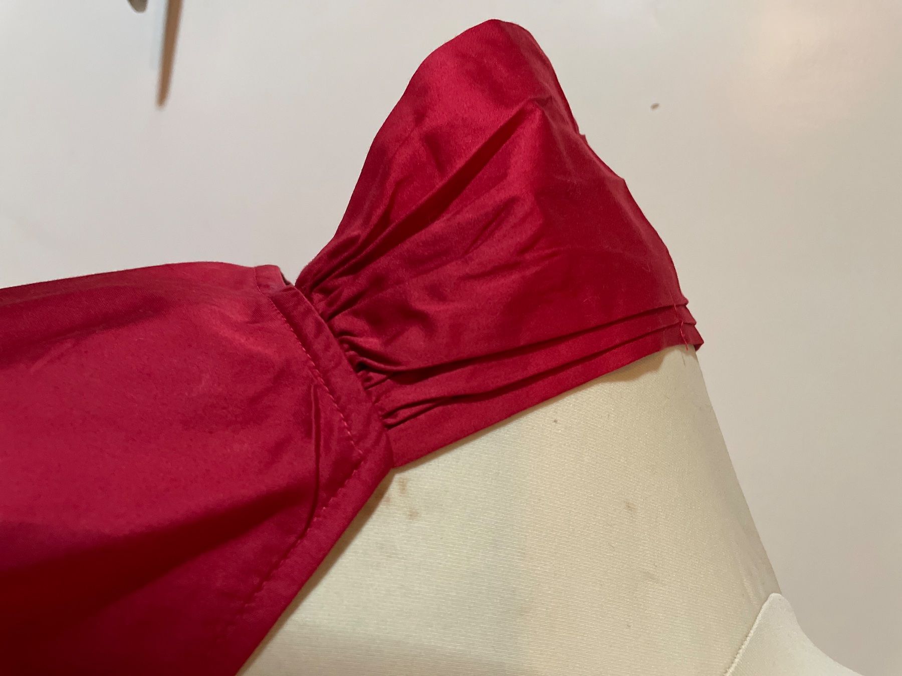 Top: 1950s Vintage top in red size 38 – Usato da Zürich venduto da MISSYS-WONDERBAG 2