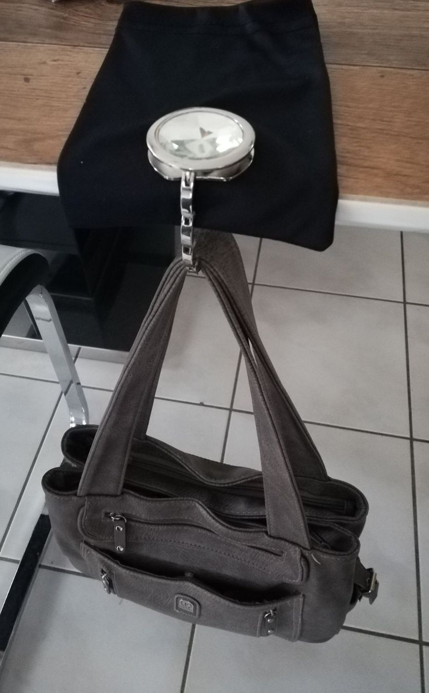 Supporti a parete: Taschenhalter – Nuovo e nell'imballaggio originale da Buttwil venduto da jrisengel 1