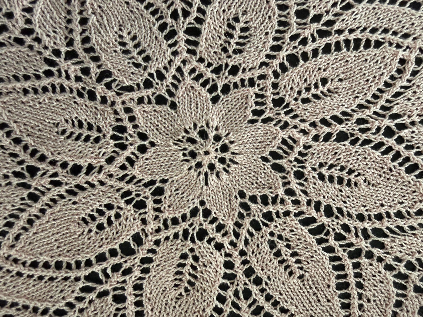 Sottobicchieri: SPITZENDECKCHEN   HANDARBEIT   HANDGESTRICKT  ROSA – Usato da Subingen venduto da ArtBead 2