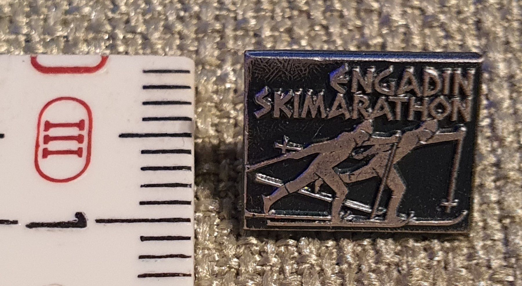 Spille & Fermagli: D121 - Pin Engadin Skimarathon Schweiz – Usato da Reinach BL venduto da Boston-Verkauf 3